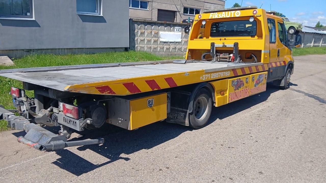 Iveco Daily dzeltenais evakuators