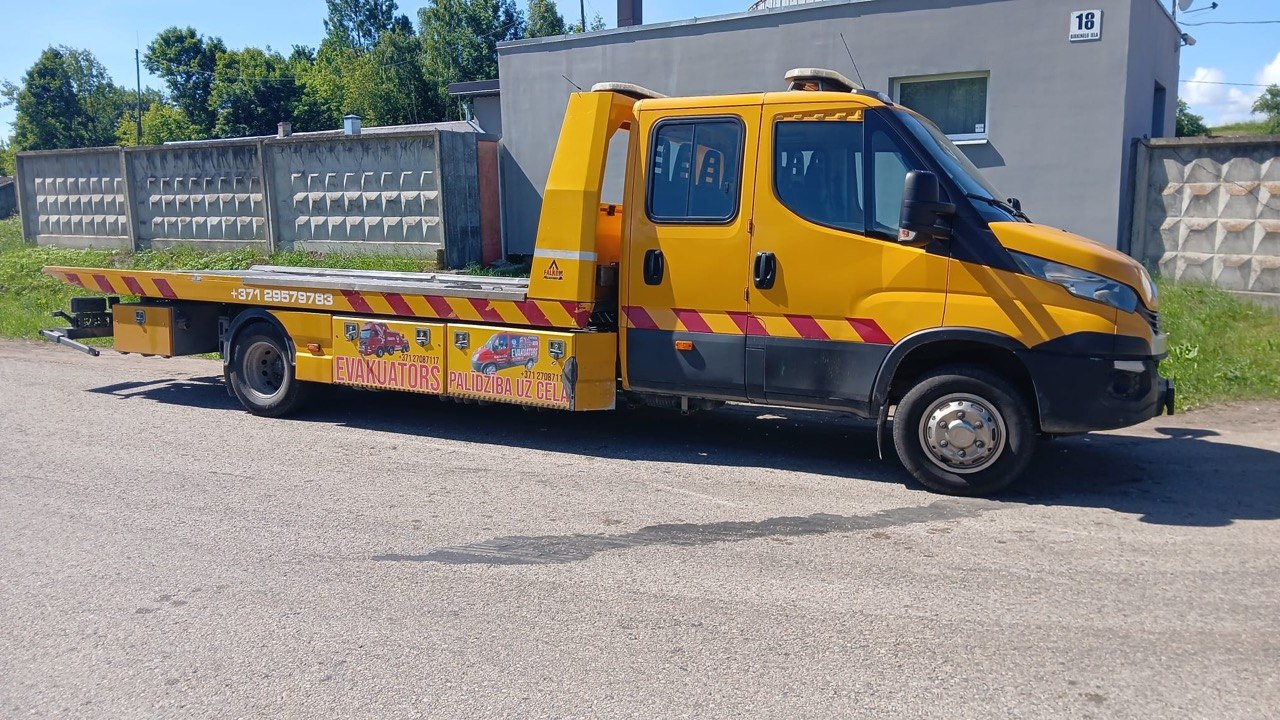 Iveco Daily dzeltenais evakuators